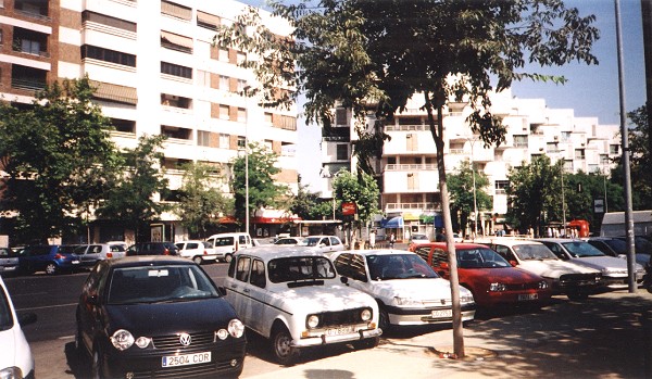 A white Renault 4 parked in the centre of Córdoba